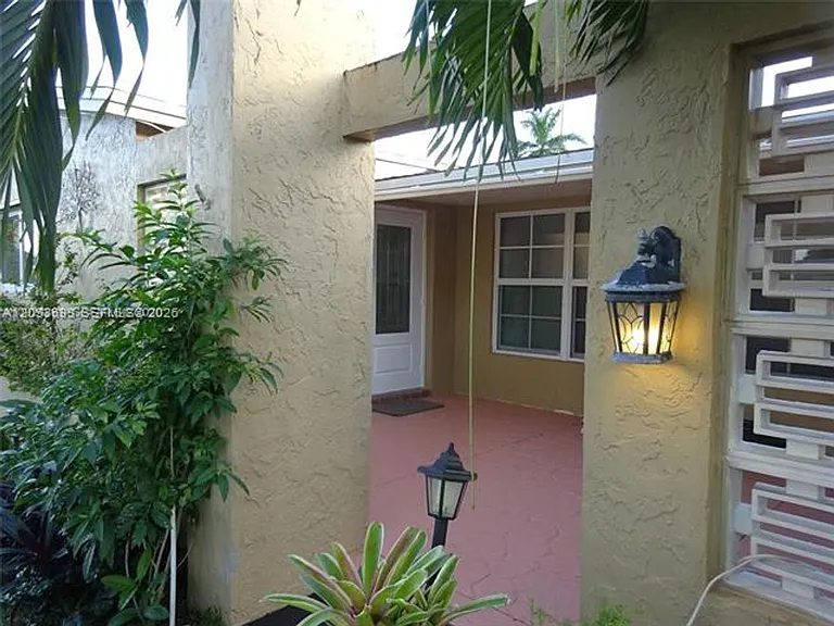 9240 SW 56th St #9240 — Photo 5