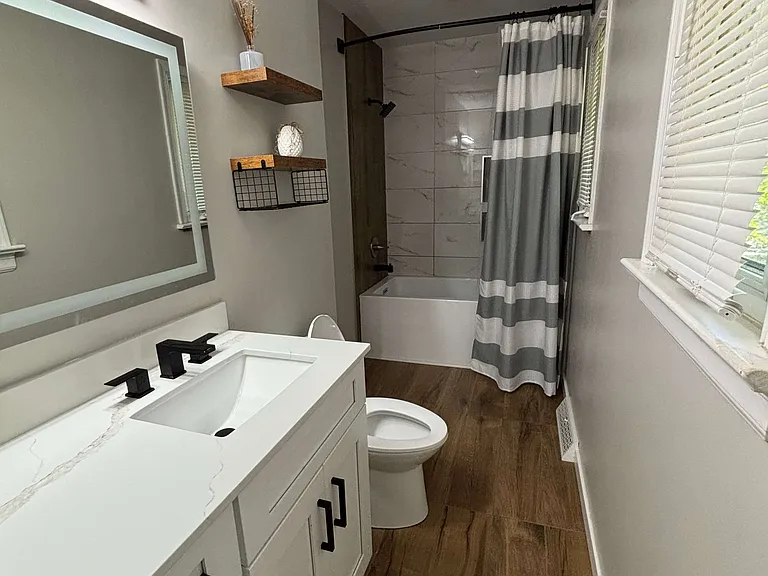 9204 Crystalwood Ln — Photo 27