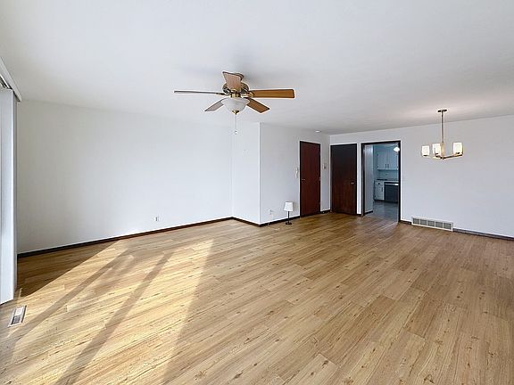5th image of 3715 35th St APT 3