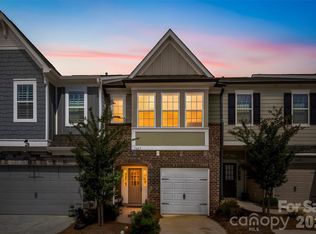 1407 Crest Creek Ct, Clover, SC 29710