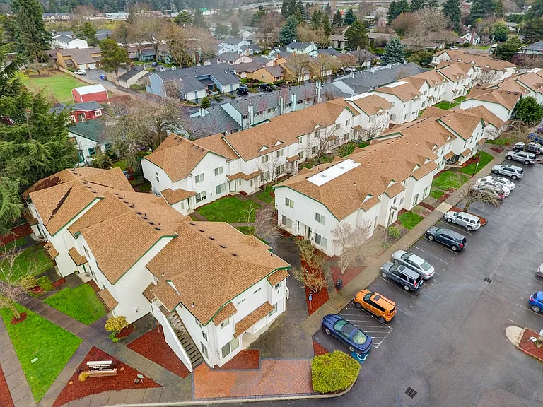 The Montavilla | Exterior Community