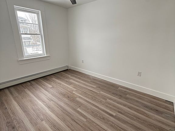 4th image of 416 Oak Hill Ave #2R