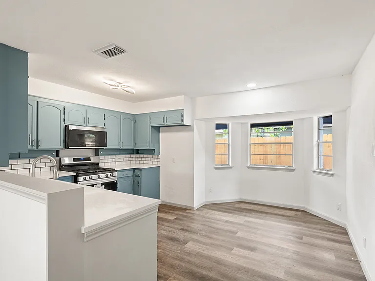 3812 David Ln — Photo 10