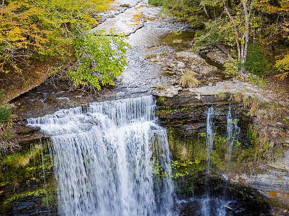 6th image of 1050 Pine Creek Falls Rd