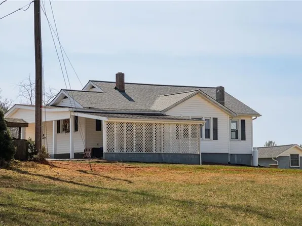256 S Recreation Rd, Wilkesboro, NC 28697
