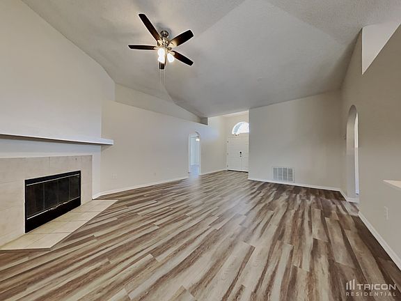 3rd image of 111 Pine Isle Dr