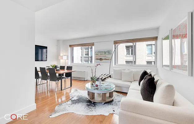 Rented by CORE | media 11