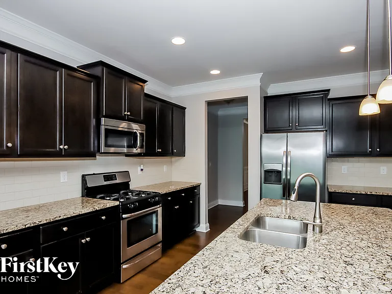 7815 Sawgrass Ln — Photo 6