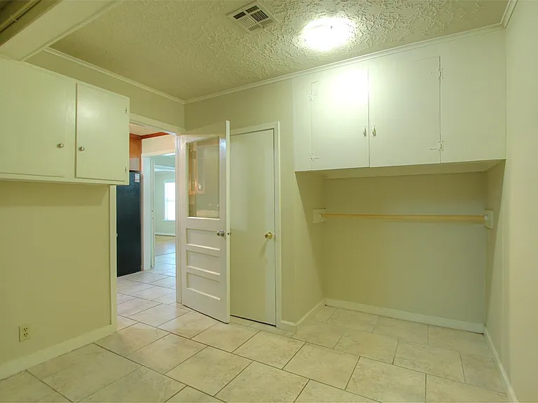 1322 Curtin St — Photo 30