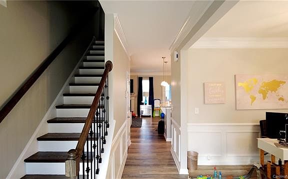 3rd image of 9002 Loch Glen Way
