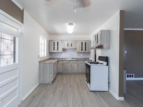 3rd image of 321 Walsh Ln
