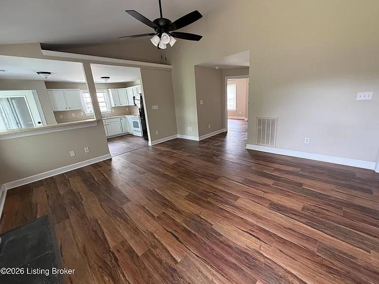 9607 Brooks Bend Rd — Photo 3