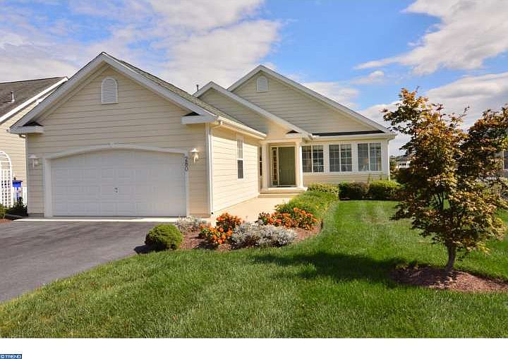 1st image of 280 Lakeside Dr