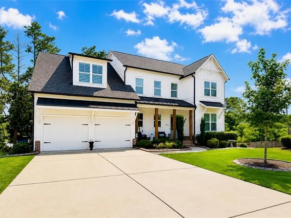 757 Bridgeview Dr, Holly Springs, GA 30115