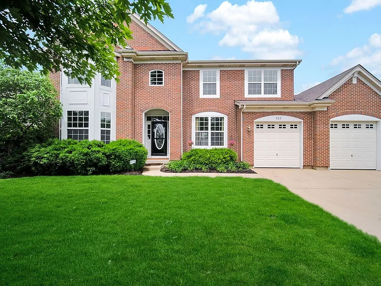 322 Hemlock Ln — Photo 2