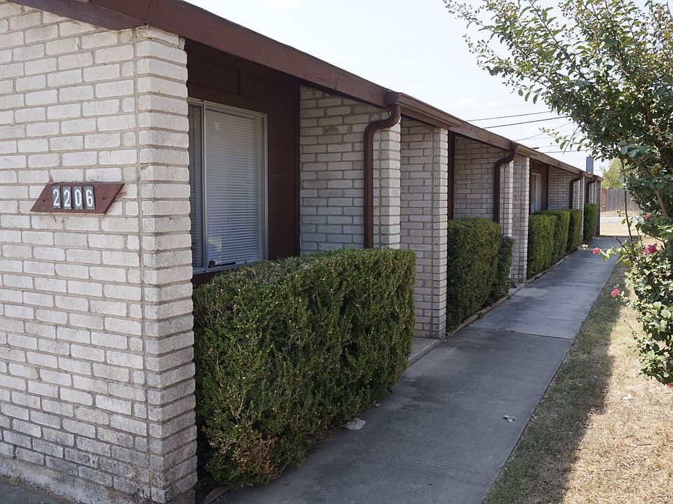 2nd image of 2206 Corona Dr APT A