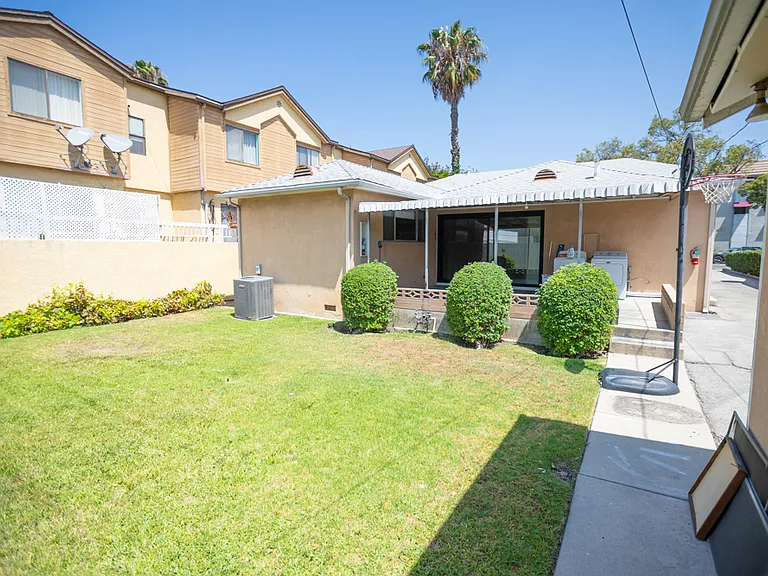 452 W Wilson Ave — Photo 29