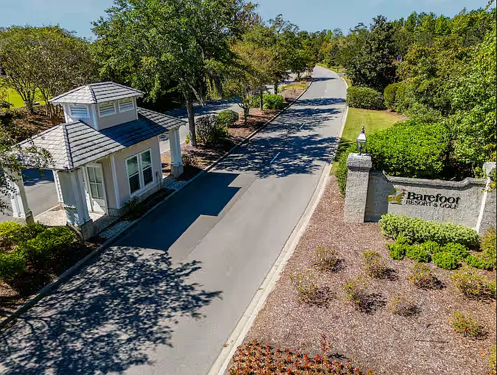Welcome to Barefoot Resort & Golf!