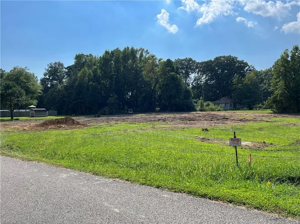 300 Browns Ln, Yorktown, VA 23690