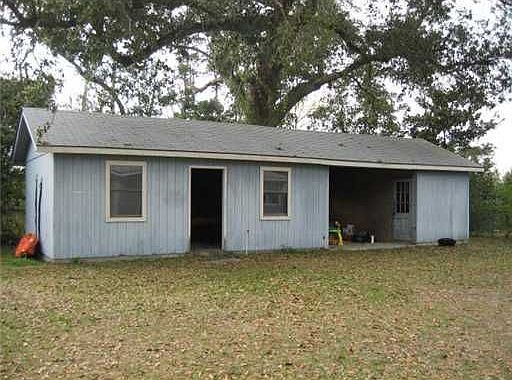 2nd image of 305 White Harbor Rd