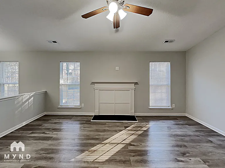 6902 Kentucky Derby Dr — Photo 5