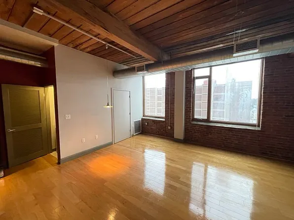 146 Court St APT 604, Brockton, MA 02302