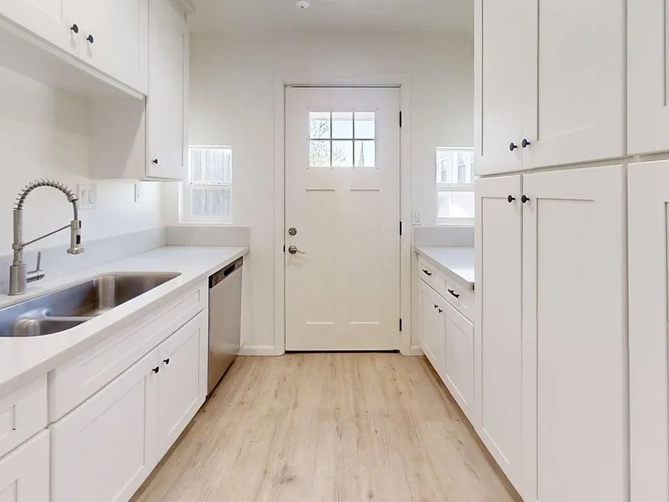 2bd/1ba Adu Apartment In Belmont Heights