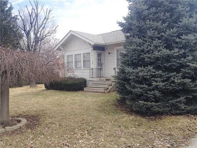 2nd image of 331 E Thompson Rd