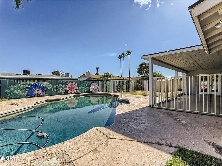 1991 E Carson Dr — Photo 17