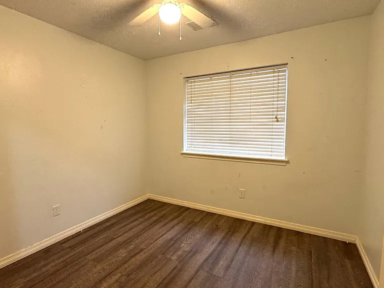 6422 Diamond Rock Dr — Photo 12
