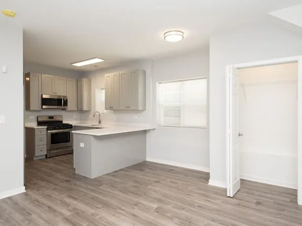 1813 W Cermak Rd #1, Chicago, IL 60608