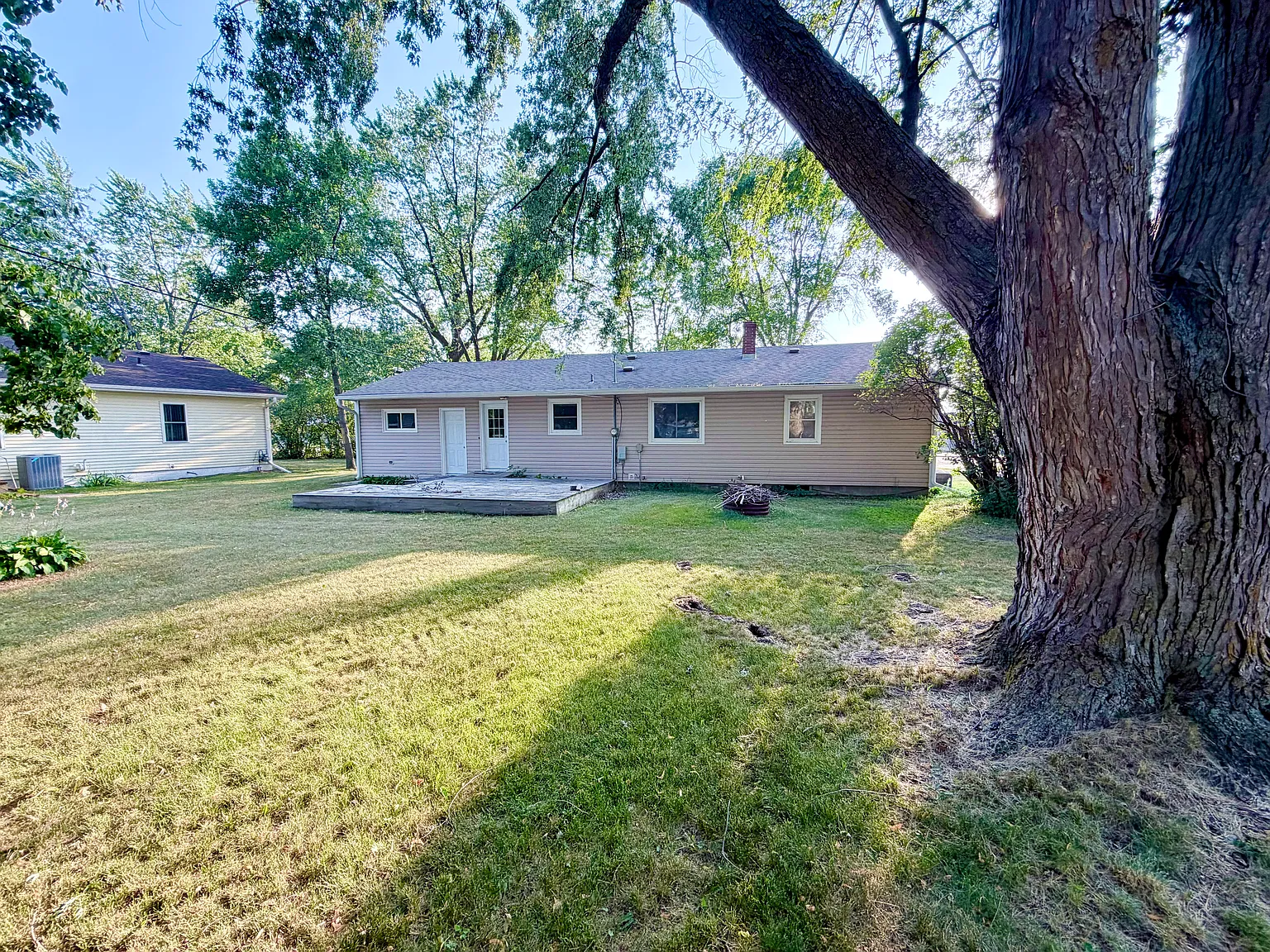 4 bed, 2606 sqft, $2,200 — Photo 3