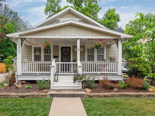 1900 1/2 Louisiana St, Lawrence, KS 66046