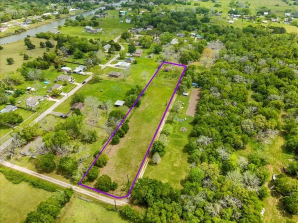 8011 Custer St, Hitchcock, TX 77563