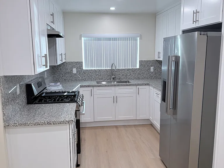 11007 Kling St — Photo 3