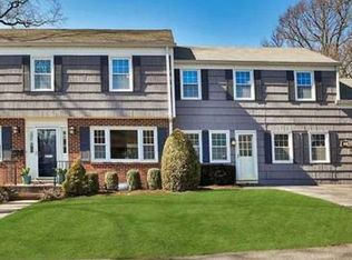1042 Clay Ave, Pelham, NY 10803