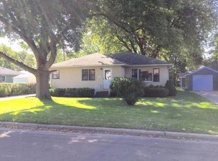 320 Burr Oak Dr, Albert Lea, MN 56007