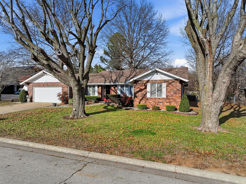 1st image of 1323 W Northwood Street