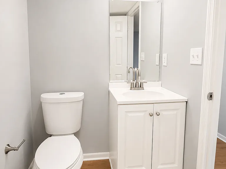 420 Fairfax Dr #B — Photo 11