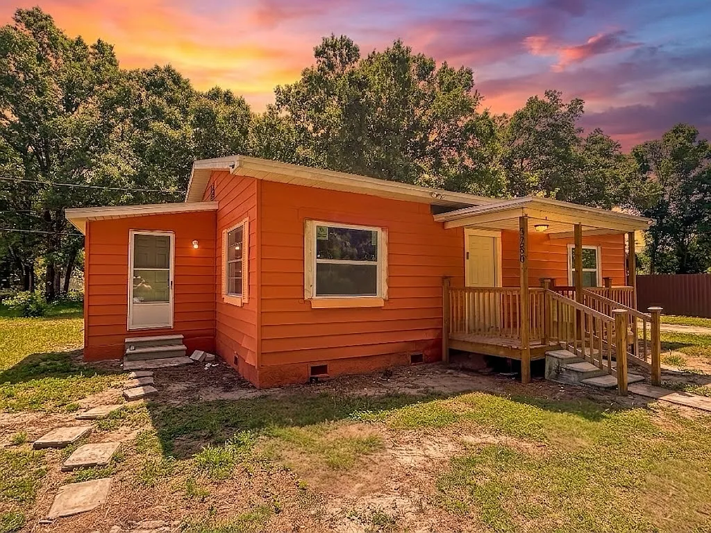 3 bed, 1.5 bath, 936 sqft, $1,500 — Photo 1