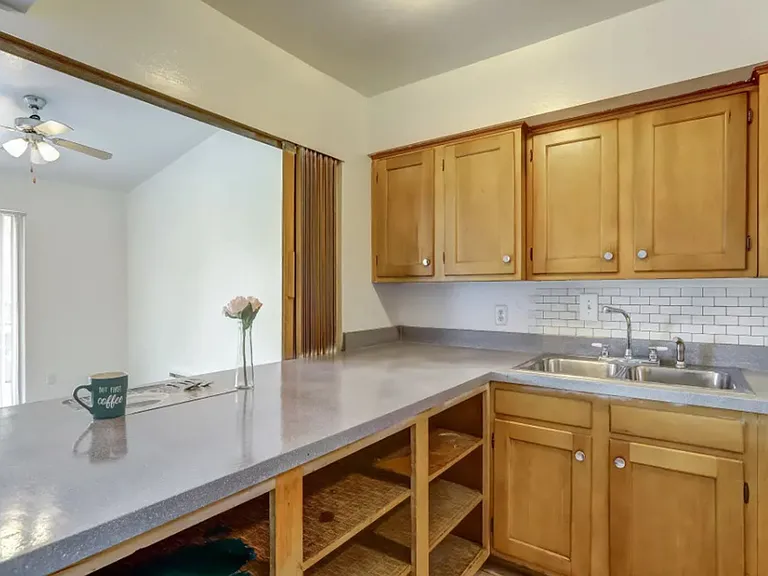 Crestpark Apartments — Photo 4