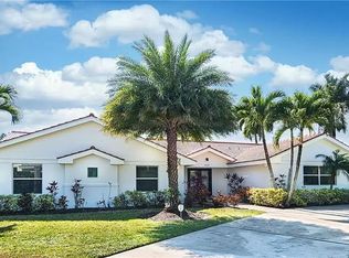 420 Harbour Dr, Naples, FL 34103