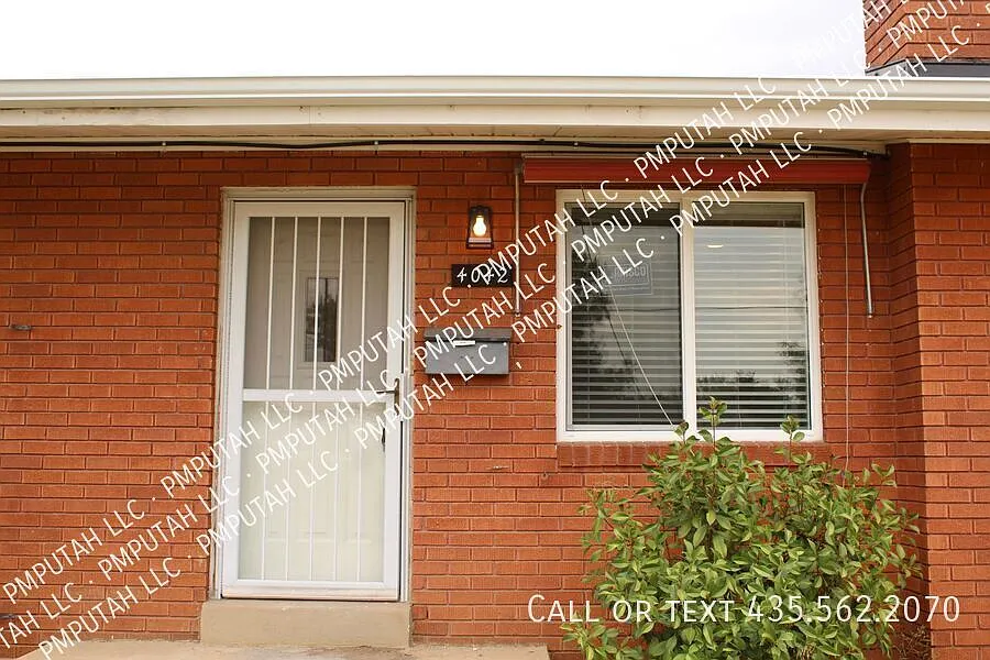 Cute, Comfy & Convenient Newly Remodelled Home 4-Bedroom Ogden Home — Photo 3