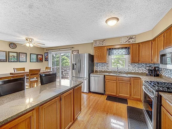5th image of 3019 Woodbine St
