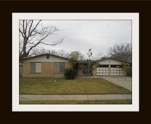 1st image of 5825 Limerick Dr