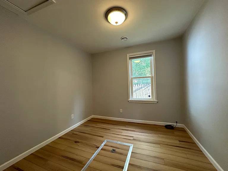 506 Tyson Pl — Photo 8