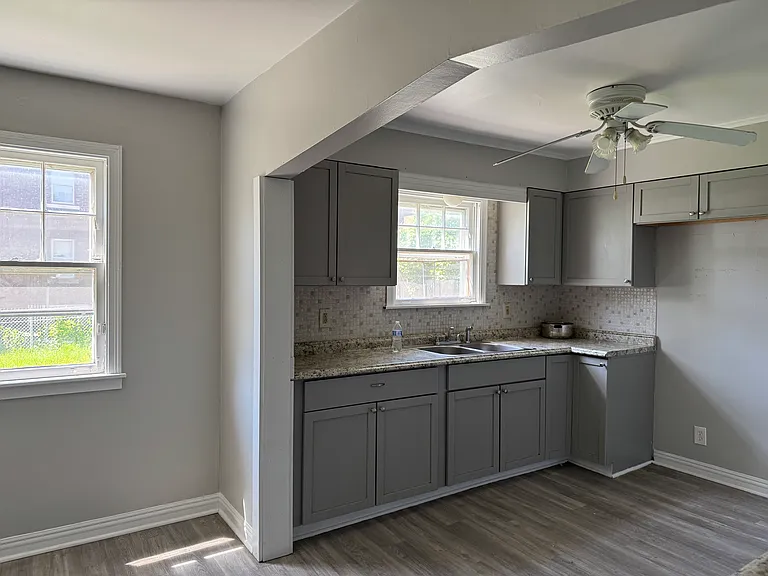 1449 Ferry Ave — Photo 2