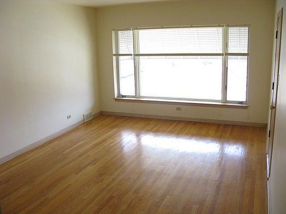 2nd image of 3041 Kensington Ave