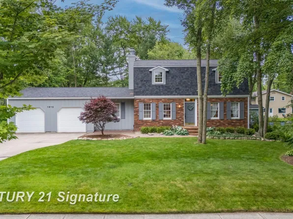 1912 Candlestick Ln, Midland, MI 48642