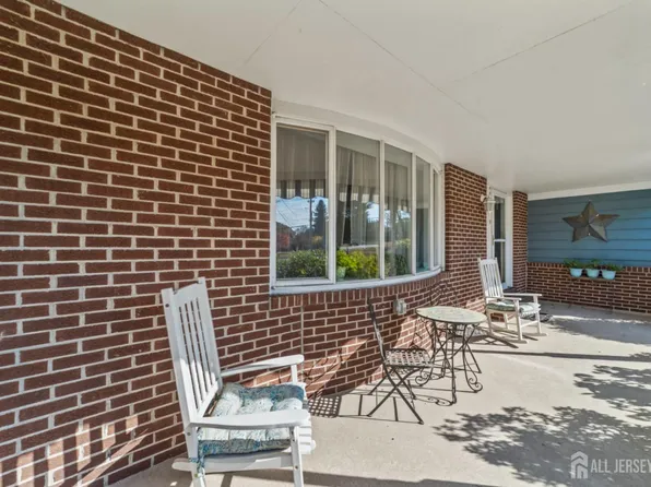 980 Bear Tavern Rd, Ewing, NJ 08628